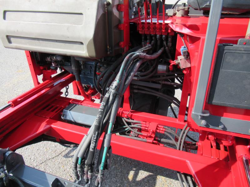 2005 Moffett M5500 8