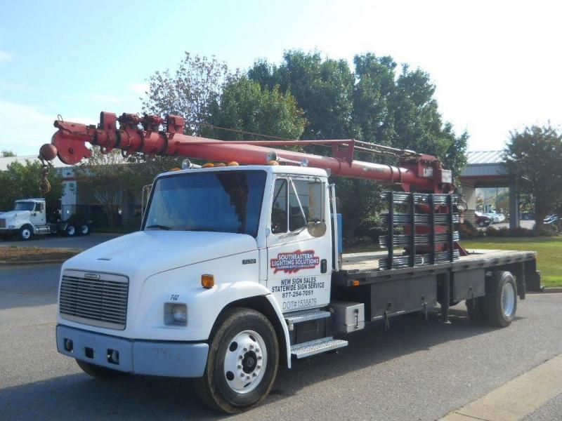 1997 Freightliner FL70 1