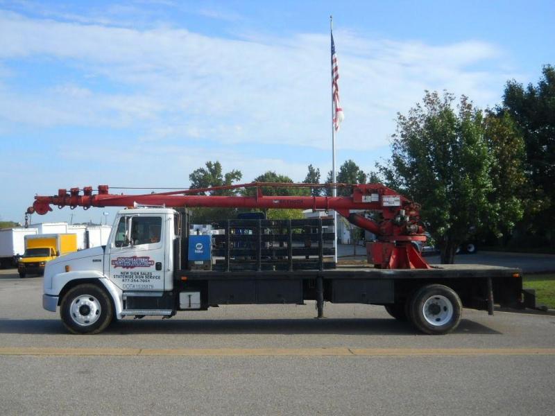 1997 Freightliner FL70 3