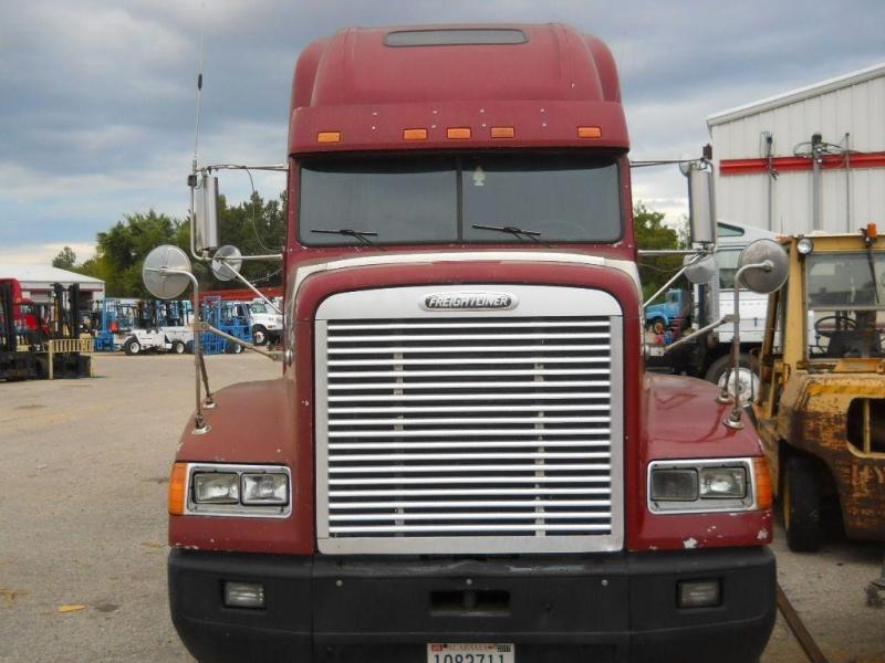 1998 Freightliner FLD12042T 2