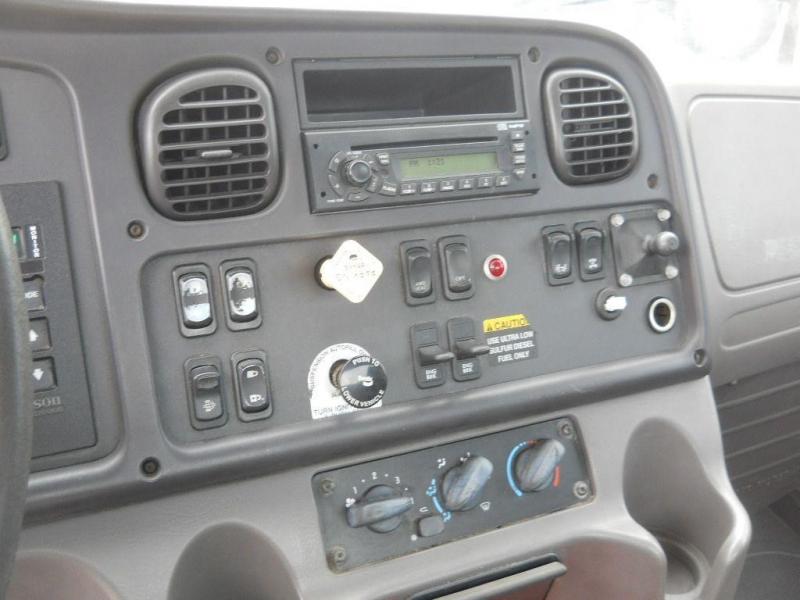 2008 Freightliner BUSINESS CLASS M2 112 15