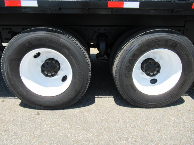 2016 Freightliner BUSINESS CLASS M2 106 16