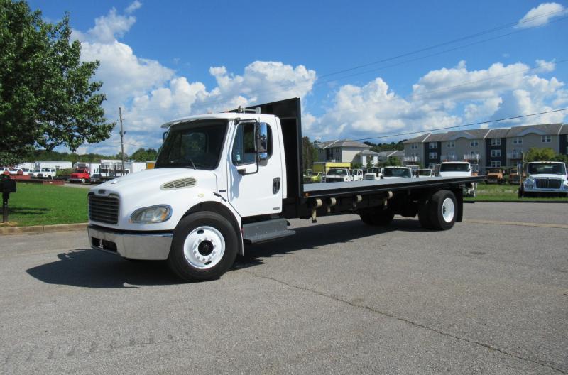 2006 Freightliner BUSINESS CLASS M2 106 1