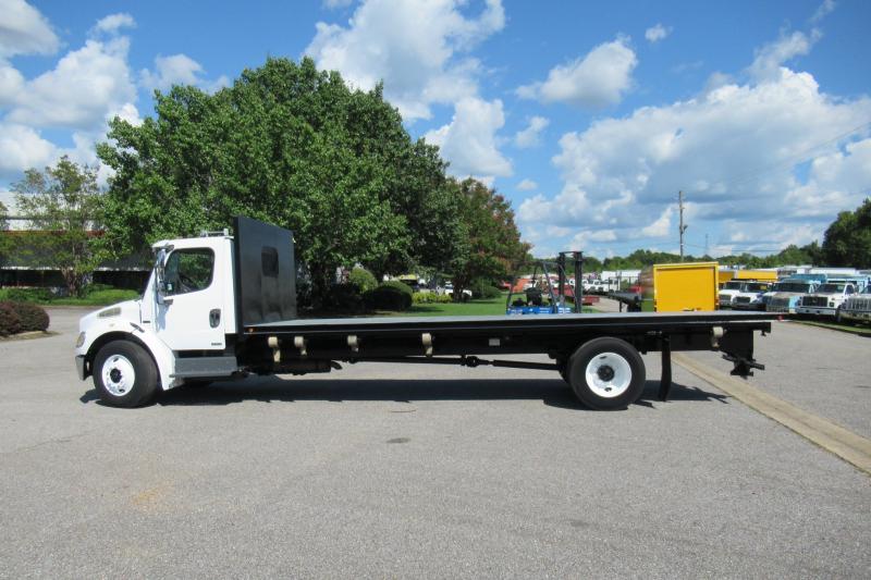 2006 Freightliner BUSINESS CLASS M2 106 3