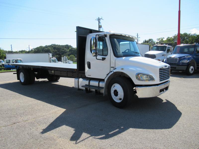 2006 Freightliner BUSINESS CLASS M2 106 8