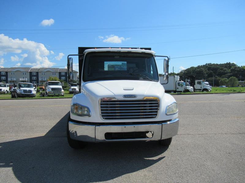 2006 Freightliner BUSINESS CLASS M2 106 9