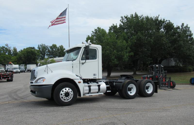 2006 Freightliner Columbia 120 5