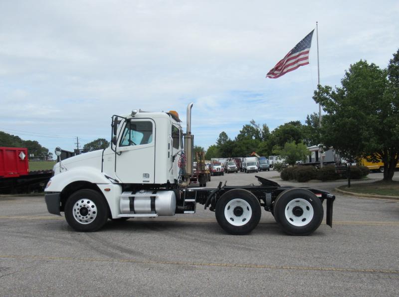 2006 Freightliner Columbia 120 7