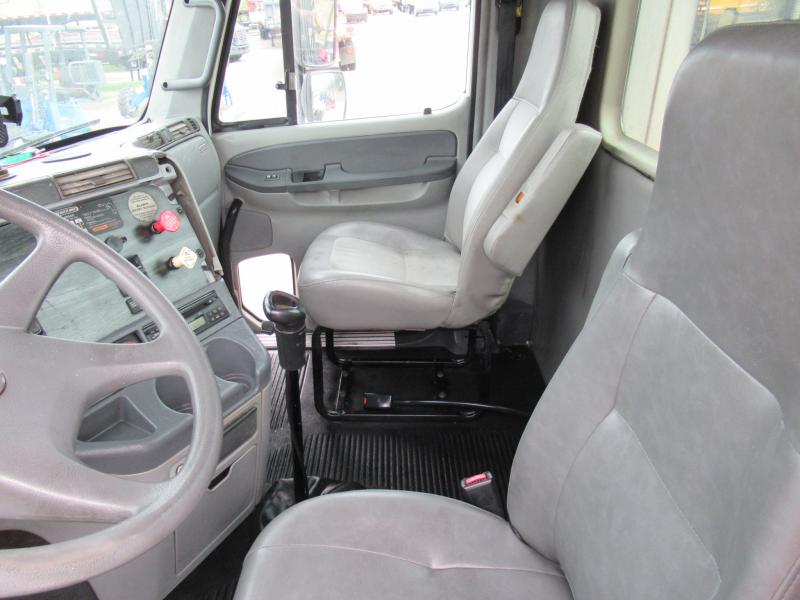 2006 Freightliner Columbia 120 12