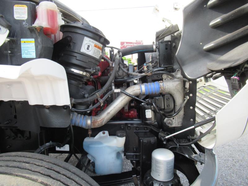 2015 Freightliner BUSINESS CLASS M2 106 12