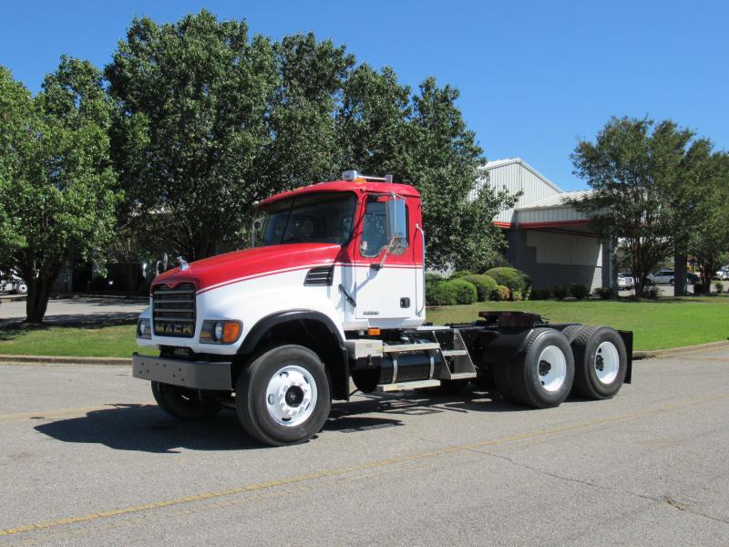 2007 Mack CV713 1