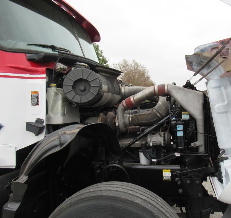 2006 Mack CV713 2