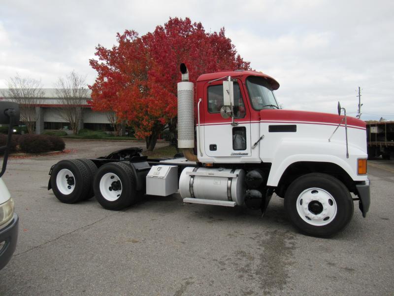 2007 Mack CHN613 7