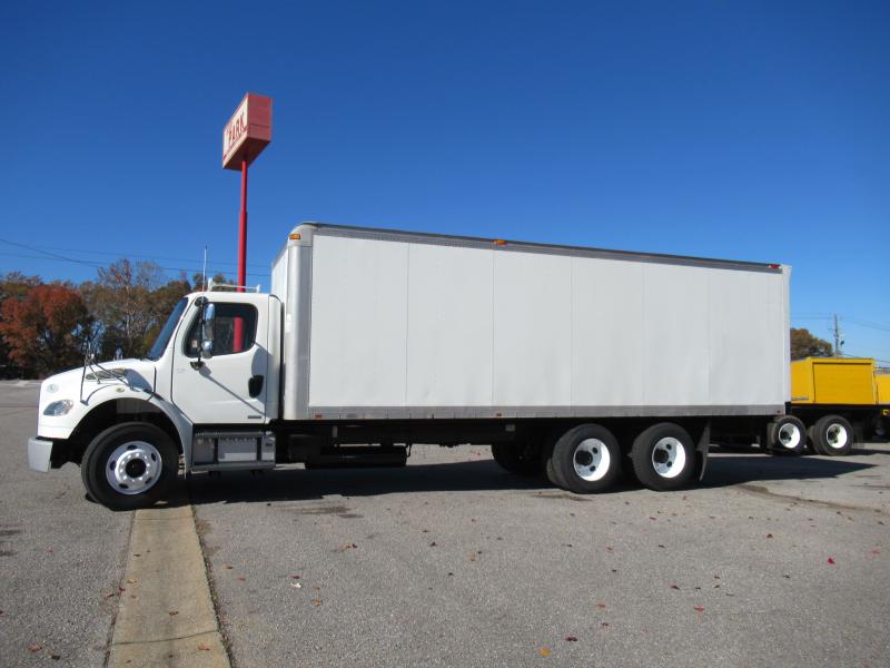 2009 Freightliner M2 106 2