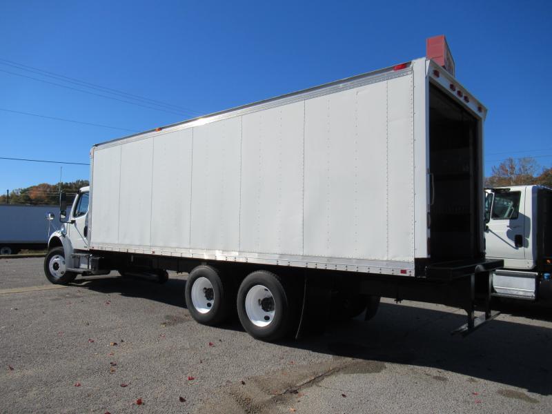 2009 Freightliner M2 106 4