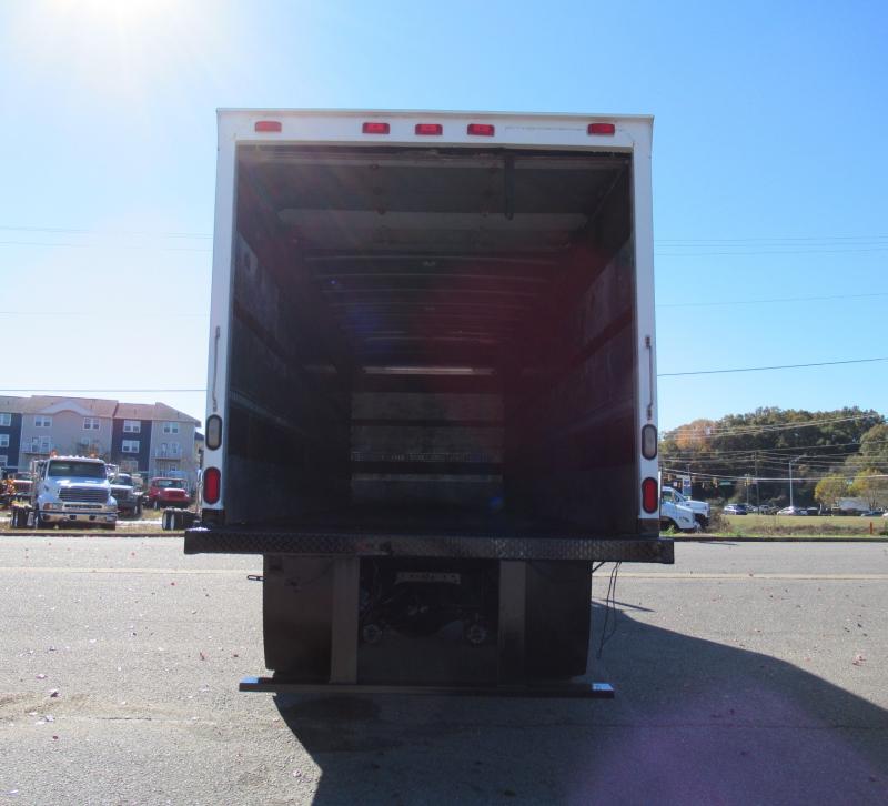 2009 Freightliner M2 106 5