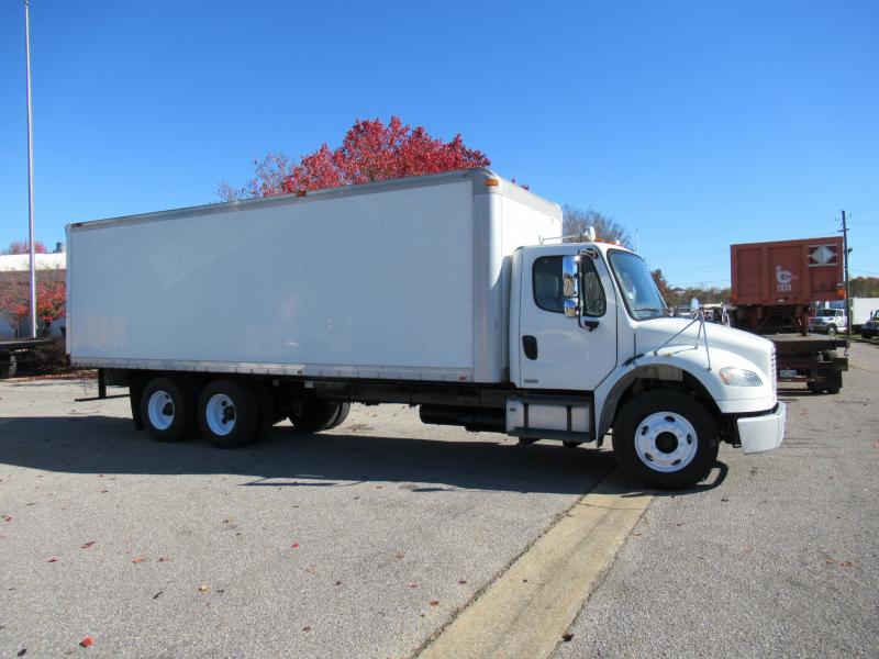 2009 Freightliner M2 106 8