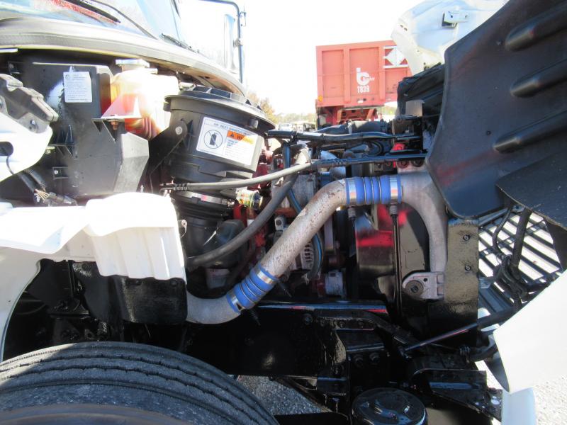 2009 Freightliner M2 106 15