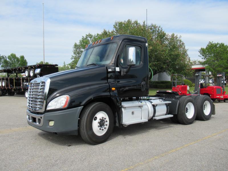 2015 Freightliner CASCADIA 3