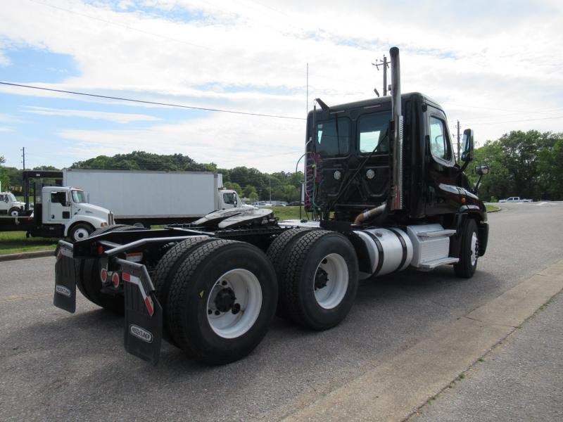 2015 Freightliner CASCADIA 6