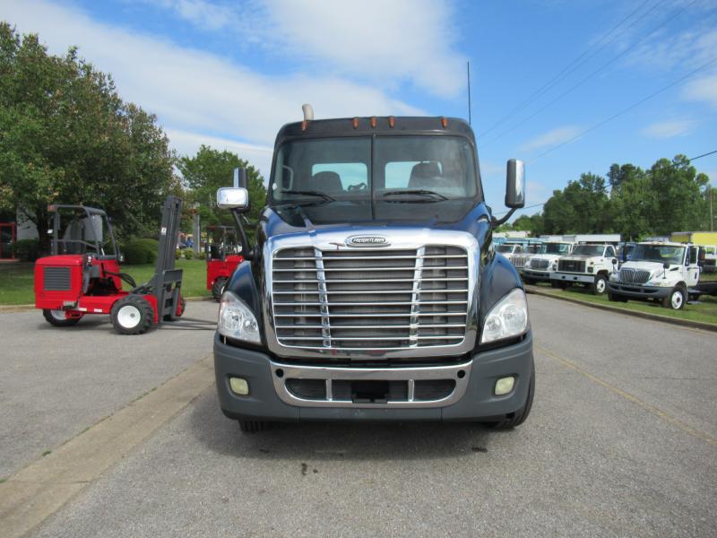 2015 Freightliner CASCADIA 8