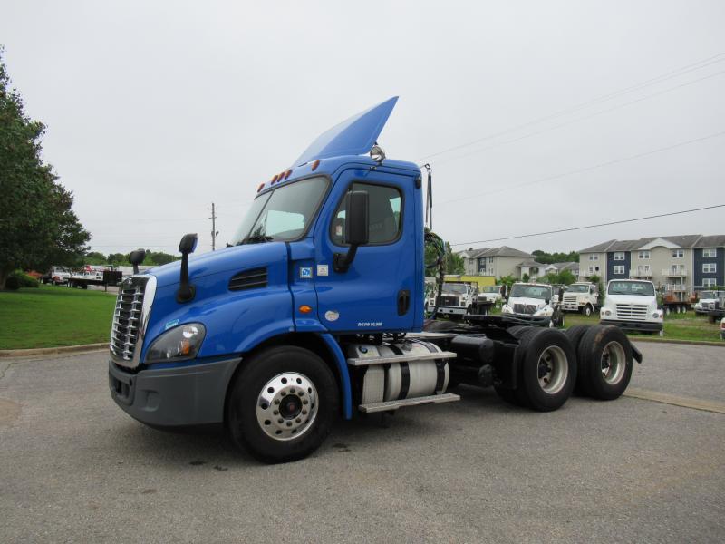 2016 Freightliner CASCADIA 113 1