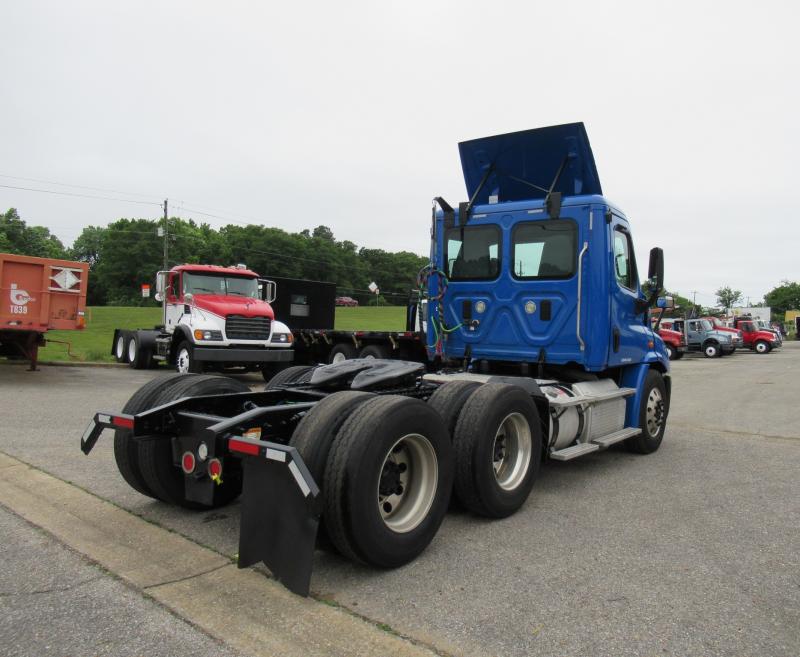 2016 Freightliner CASCADIA 113 5