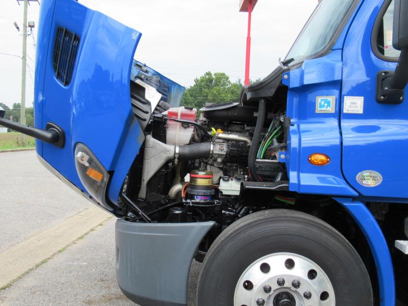 2016 Freightliner CASCADIA 113 1