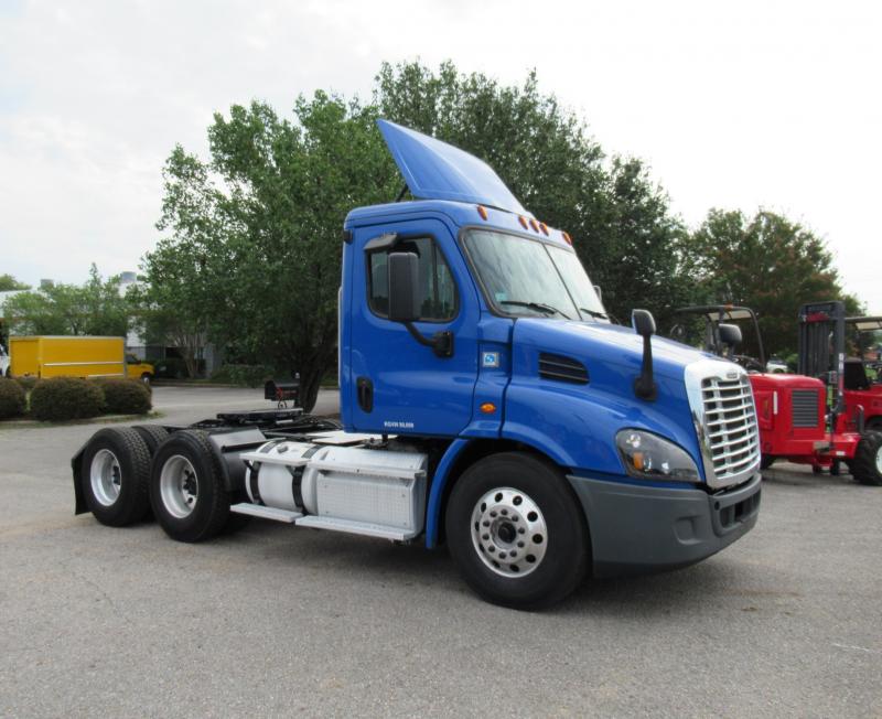 2016 Freightliner CASCADIA 113 2