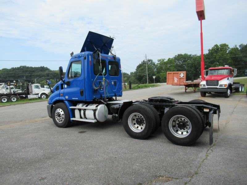 2016 Freightliner CASCADIA 113 4