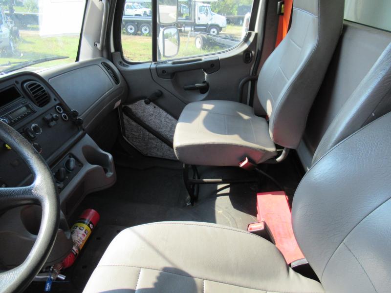 2017 Freightliner BUSINESS CLASS M2 106 9