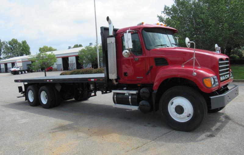 2006 Mack CV713 1