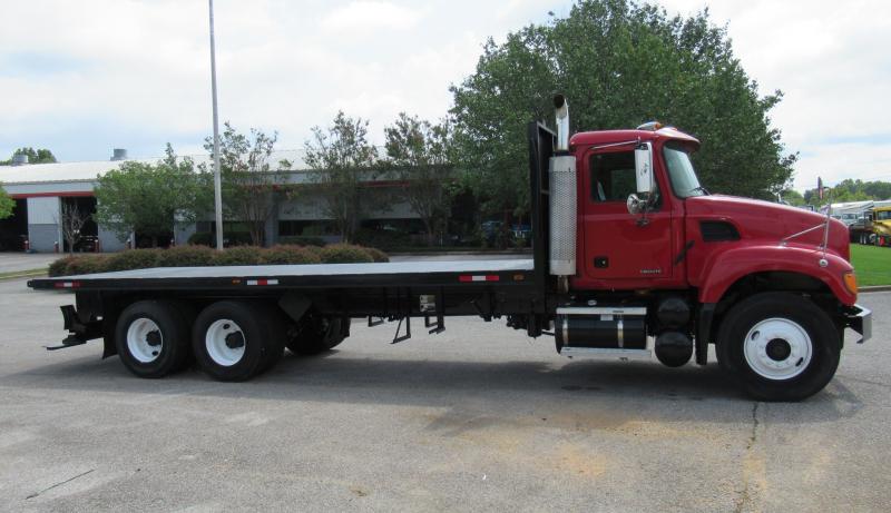 2006 Mack CV713 2