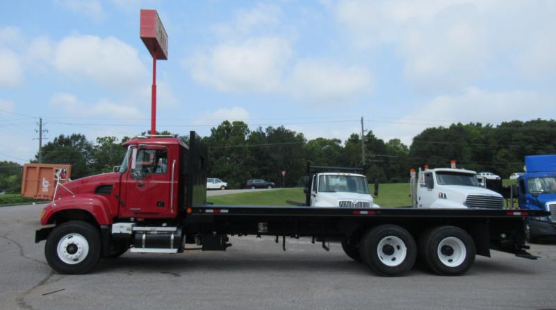 2006 Mack CV713 4