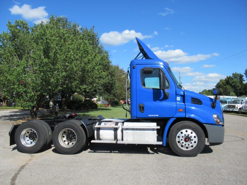 2016 Freightliner CASCADIA 113 6