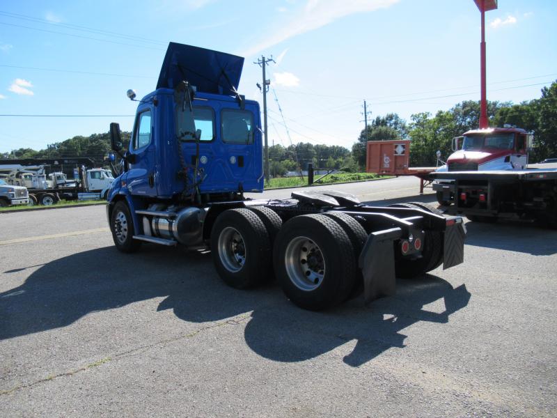 2016 Freightliner CASCADIA 113 9