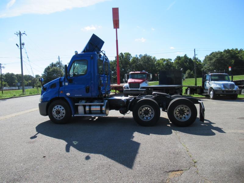 2016 Freightliner CASCADIA 113 10