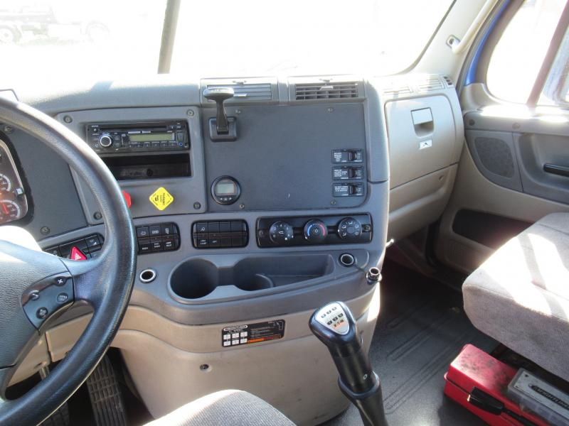 2016 Freightliner CASCADIA 113 15