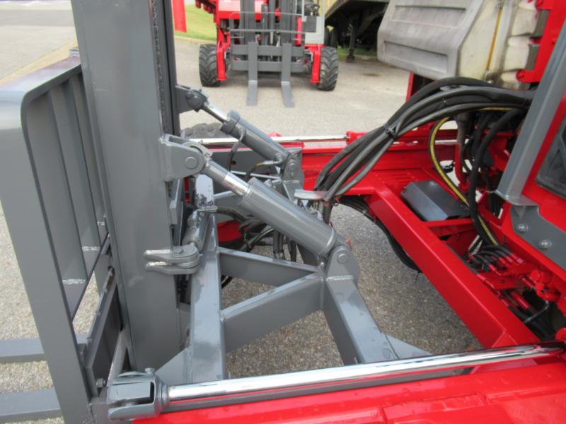 2001 Moffett M5500 11