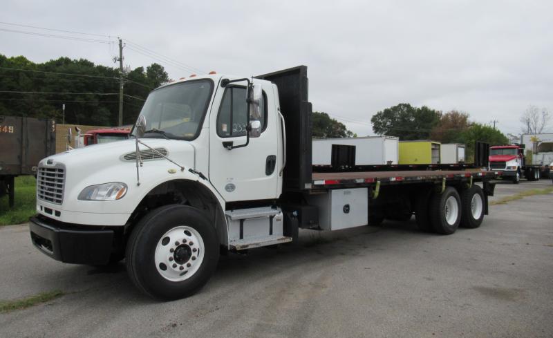 2020 Freightliner BUSINESS CLASS M2 106 1