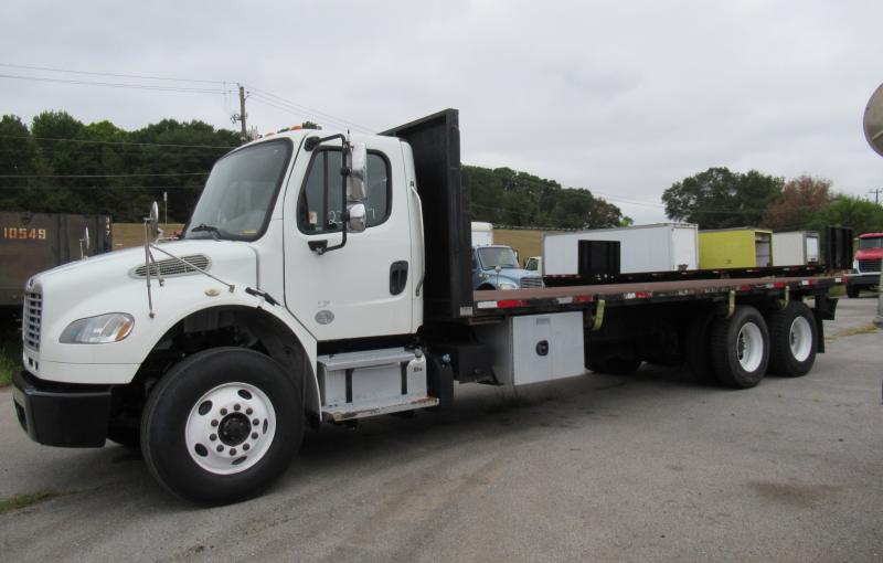 2020 Freightliner BUSINESS CLASS M2 106 7