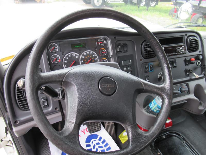2020 Freightliner BUSINESS CLASS M2 106 11