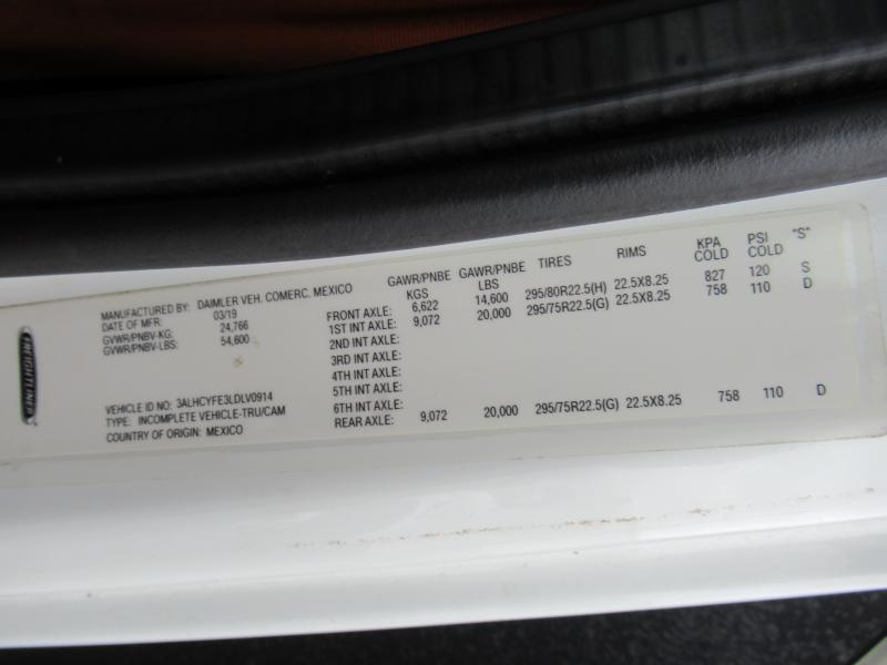 2020 Freightliner BUSINESS CLASS M2 106 13