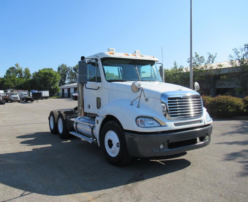 2008 Freightliner Columbia 3