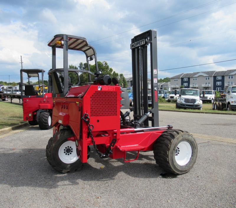 2005 Moffett M5500 5