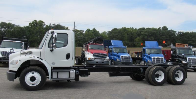 2015 Freightliner BUSINESS CLASS M2 106 4