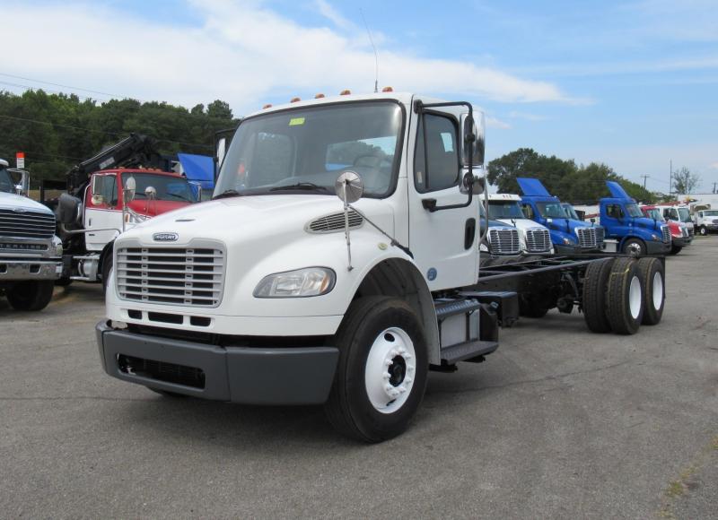 2015 Freightliner BUSINESS CLASS M2 106 5