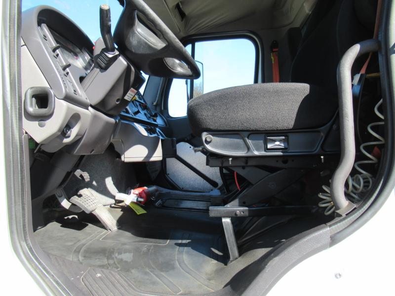 2020 Freightliner BUSINESS CLASS M2 106 9