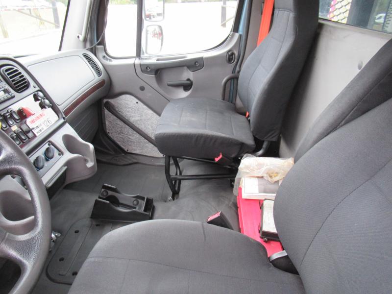 2016 Freightliner BUSINESS CLASS M2 106 8