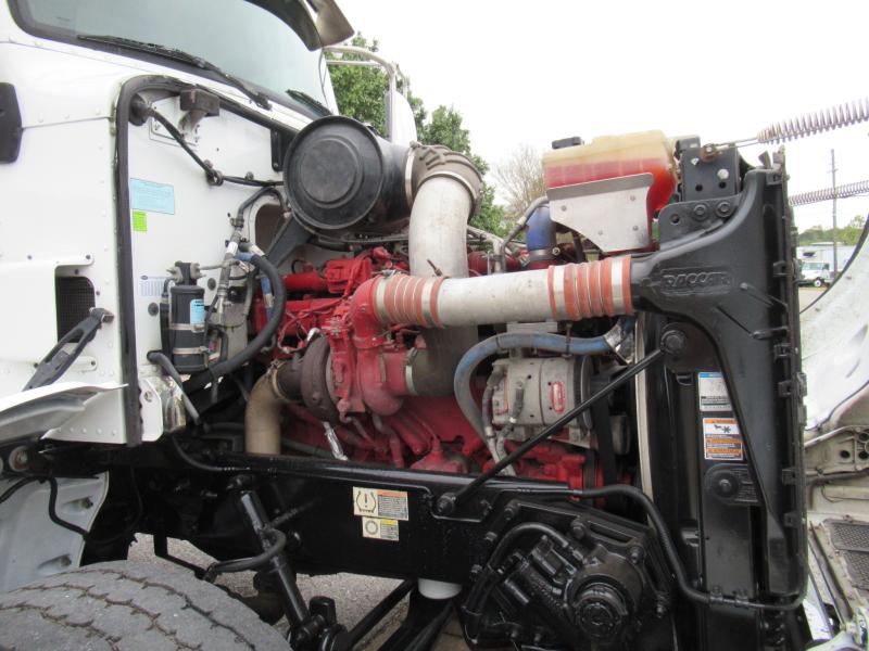 2014 Peterbilt 365 19